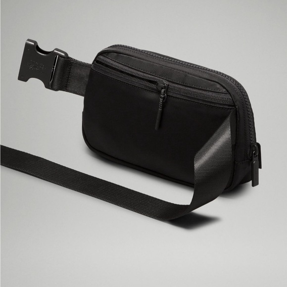 lululemon athletica everywhere belt bag 1L - Picture 4 of 9